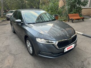 2021 Skoda Octavia IV (A8), серый, 1700000 рублей, вид 3