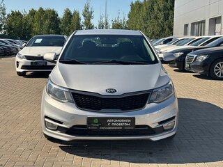 2015 Kia Rio III Рестайлинг, серебристый, 895000 рублей, вид 2