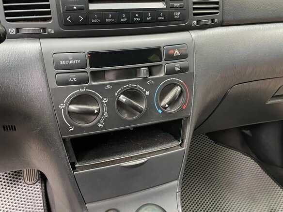 2003 Toyota Corolla IX (E120, E130), серебристый - вид 12