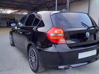 2008 BMW 1 серии 116i I (E81/E82/E87/E88) Рестайлинг, чёрный, 720000 рублей, вид 4