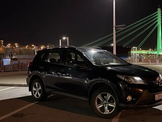 2014 Toyota RAV4 IV (XA40), чёрный, 2100000 рублей, вид 1
