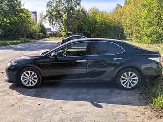 2019 Toyota Camry VIII (XV70), чёрный, 1950000 рублей, вид 3