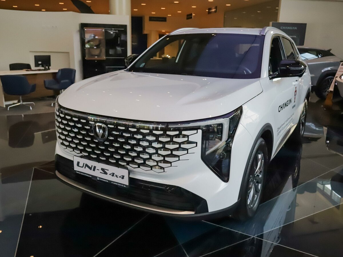 Открыть фотографии: Changan UNI-S I Рестайлинг
