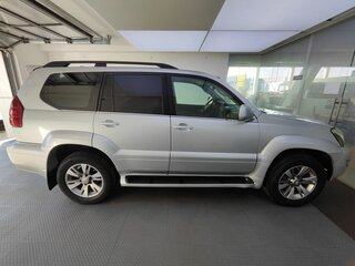 2007 Toyota Land Cruiser Prado 120 Series Рестайлинг, серебристый, 1900000 рублей, вид 4