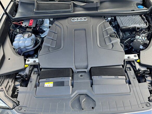 2021 Audi Q8 45 TDI I (4M), серый, 6300000 рублей - вид 12