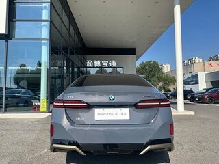 2026 BMW i5 Long eDrive35L, голубой, 6333666 рублей, вид 4
