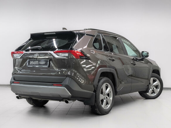2020 Toyota RAV4 V (XA50), коричневый, 2955000 рублей - вид 4