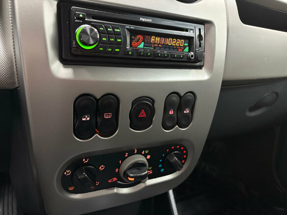 2011 Renault Logan I Рестайлинг, чёрный - вид 14