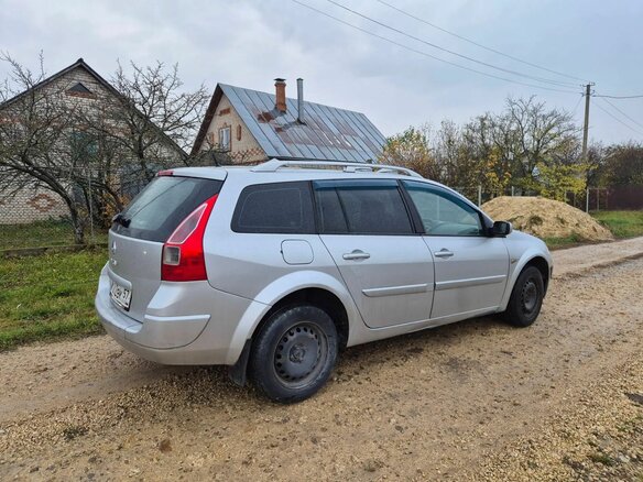2008 Renault Megane II Рестайлинг, серебристый - вид 3