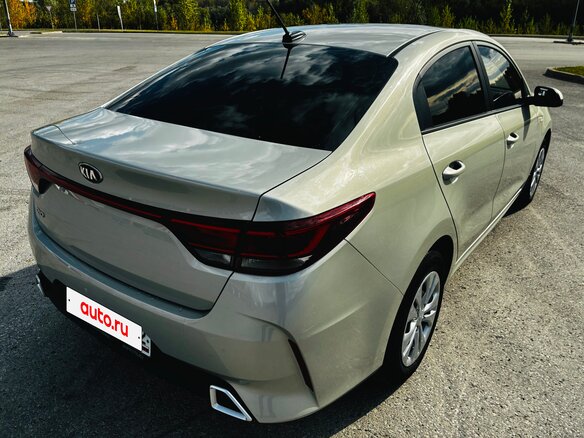 2020 Kia Rio IV Рестайлинг, серый, 1550000 рублей - вид 9