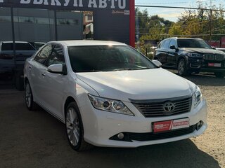 2013 Toyota Camry VII (XV50), белый, 1499000 рублей, вид 3