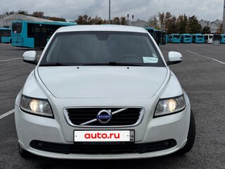 2011 Volvo S40 II Рестайлинг, белый, 675000 рублей, вид 1