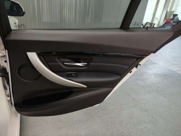 2018 BMW 3 серии 320i xDrive VI (F3x) Рестайлинг, белый, 2950000 рублей - вид 16