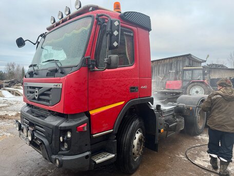 2011 Volvo FMX, красный, 5100000 рублей, вид 1