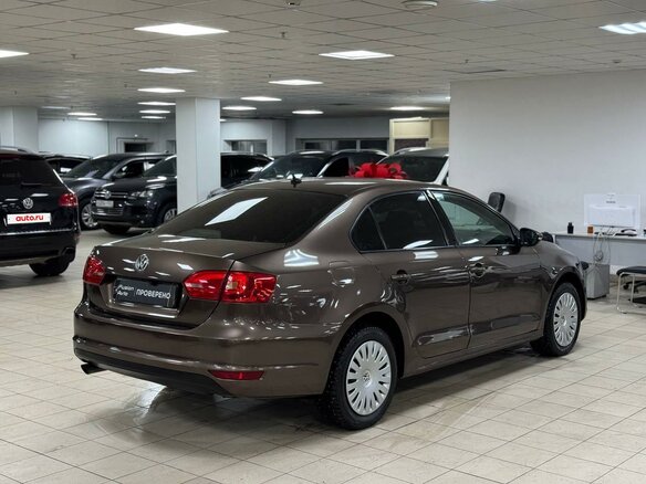 2012 Volkswagen Jetta VI, коричневый, 729000 рублей - вид 3