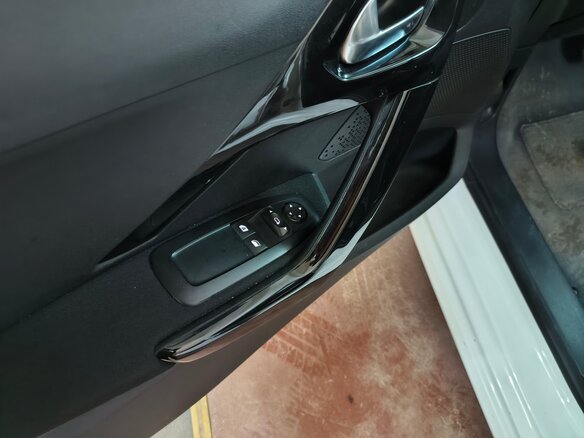 2013 Peugeot 208 I, белый, 600000 рублей - вид 13