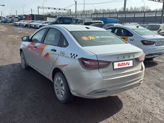 2024 Lada (ВАЗ) Vesta I Рестайлинг (NG), белый, 978500 рублей, вид 3