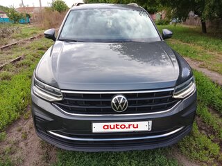 2021 Volkswagen Tiguan II Рестайлинг, серый, 3200000 рублей, вид 2