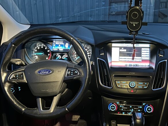 2016 Ford Focus III Рестайлинг, чёрный, 969000 рублей - вид 1