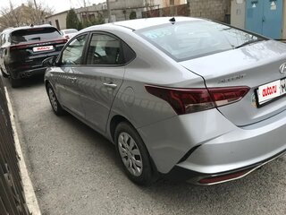 2022 Hyundai Accent V Рестайлинг, серебристый, 1700000 рублей, вид 5