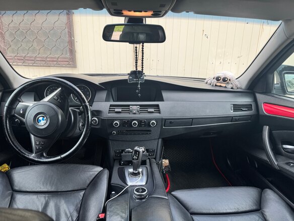 2008 BMW 5 серии 525i V (E60/E61) Рестайлинг, чёрный, 1375000 рублей - вид 7