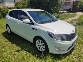 2014 Kia Rio 4-speed III, белый, 930000 рублей, вид 5