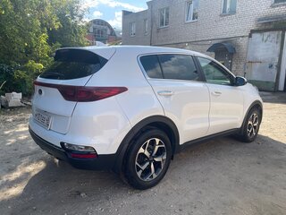 2019 Kia Sportage IV Рестайлинг, белый, 2250000 рублей, вид 3