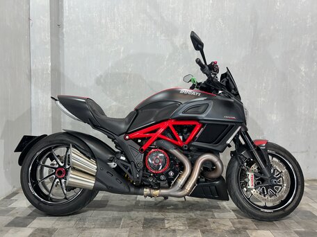 2015 Ducati Diavel Carbon, чёрный, 1015000 рублей, вид 1
