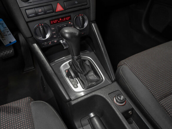 2007 Audi A3 II (8P) Рестайлинг 1, красный, 645000 рублей - вид 12
