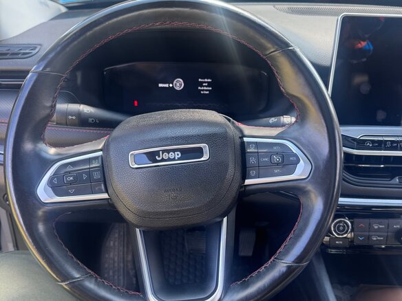2022 Jeep Compass II Рестайлинг, серый, 2400000 рублей - вид 9