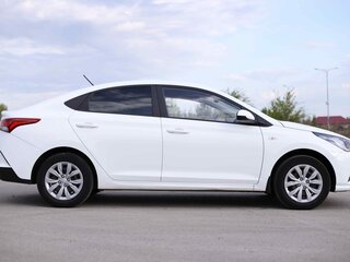 2021 Hyundai Solaris II Рестайлинг, белый, 1435200 рублей, вид 4