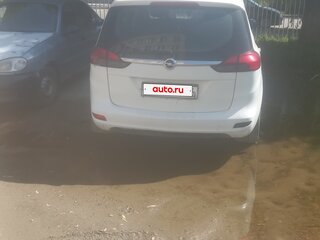 2013 Opel Zafira C, белый, 700000 рублей, вид 3