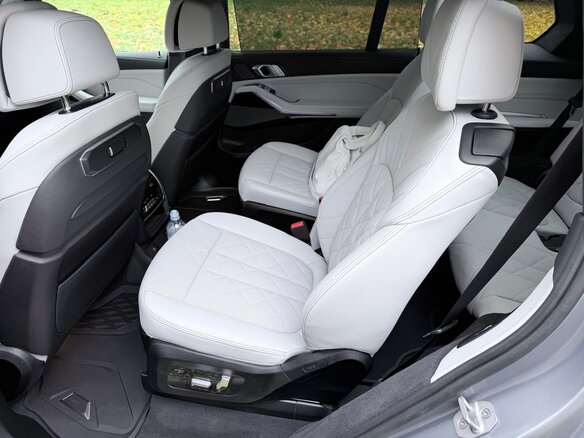 2024 BMW X7 40i I (G07) Рестайлинг, серый, 7000000 рублей - вид 14