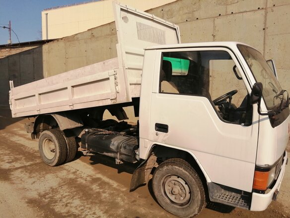 1995 Fuso (Mitsubishi) Canter, белый, 2000000 рублей - вид 1