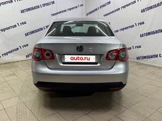 2010 Volkswagen Jetta V, серебристый, 580000 рублей, вид 5