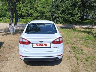 2015 Ford Fiesta Mk6 Рестайлинг, белый, 690000 рублей, вид 5