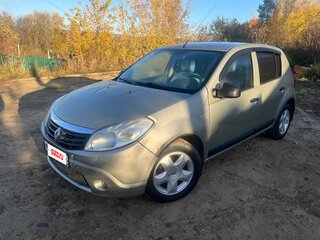 2013 Renault Sandero I, бежевый, 515000 рублей, вид 2