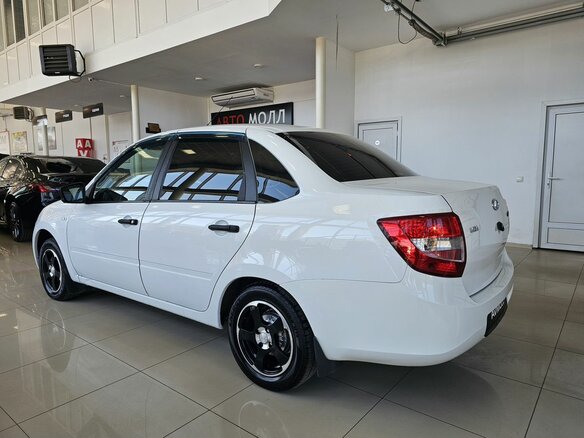 2017 Lada (ВАЗ) Granta I, белый, 749000 рублей - вид 4