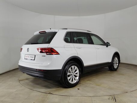 2018 Volkswagen Tiguan II, белый, 2299000 рублей, вид 5