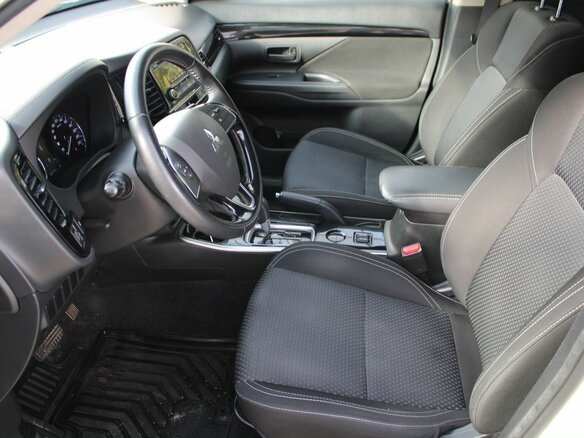 2019 Mitsubishi Outlander III Рестайлинг 3, белый - вид 12