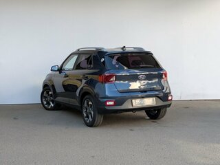 2021 Hyundai Venue I, синий, 1800000 рублей, вид 2
