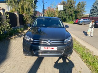 2014 Volkswagen Touareg II, серый, 2400000 рублей, вид 3