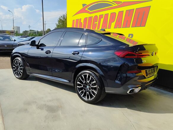 2025 BMW X6 30d III (G06) Рестайлинг, чёрный, 15500000 рублей - вид 3