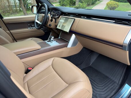 2025 Land Rover Range Rover P400 MHEV V, серый, 18540000 рублей, вид 4
