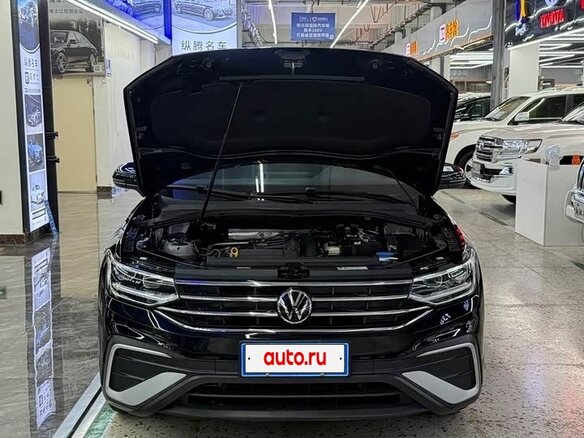 2023 Volkswagen Tiguan L II Рестайлинг (China Market), чёрный, 2400000 рублей - вид 3