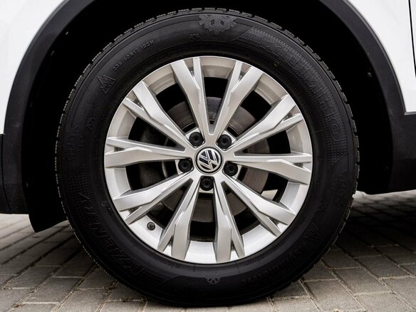 2017 Volkswagen Tiguan II, белый, 2418000 рублей - вид 6