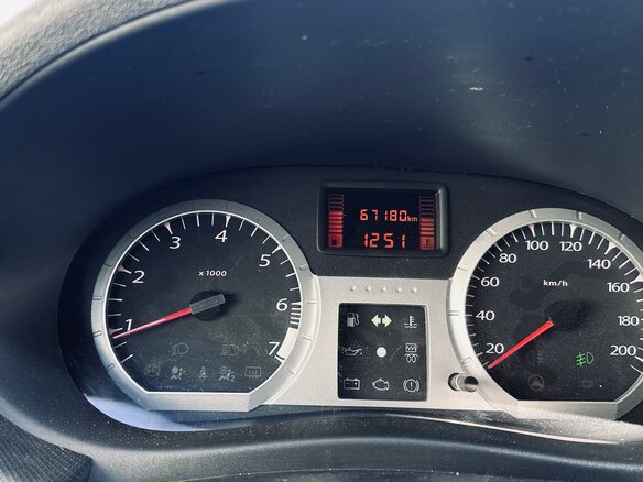 2019 Lada (ВАЗ) Largus Cross I, белый, 990000 рублей - вид 4