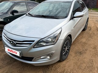 2016 Hyundai Solaris I Рестайлинг, серебристый, 760000 рублей, вид 1