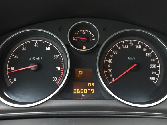 2008 Opel Astra GTC H Рестайлинг, бежевый, 450000 рублей - вид 10