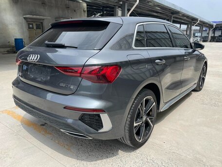 2022 Audi A3 Sportback 35 TFSI IV (8Y), серый, 1615000 рублей, вид 4